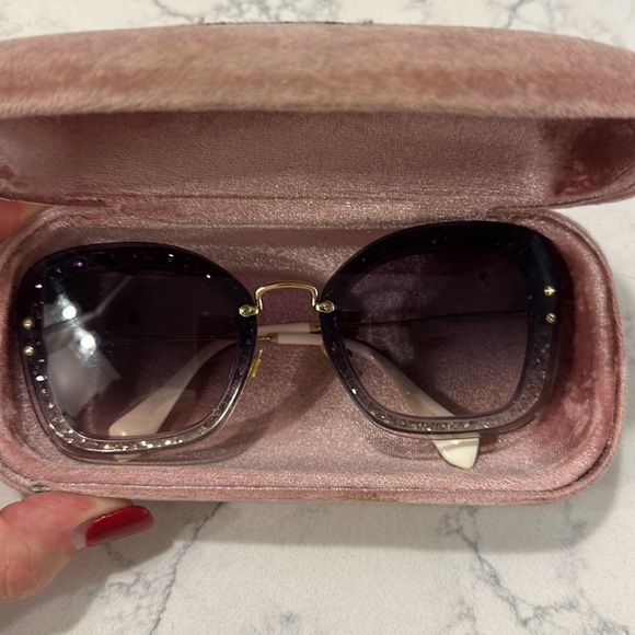 ❤️Miu Miu Purple Cat eye Sunglasses with Sparkles! ❤️🕶️ - Picture 5 of 8